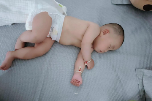 汉中宝宝积食发烧怎么处理